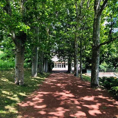 La Souveraine Saint-Genis-Laval Esterno foto